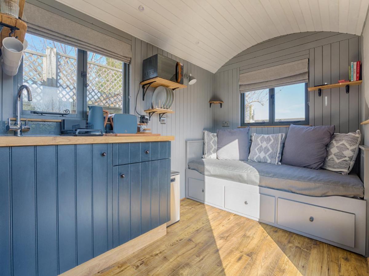 Pass The Keys Whitstable Shepherds Hut Minutes From The Harbour Villa Exterior foto